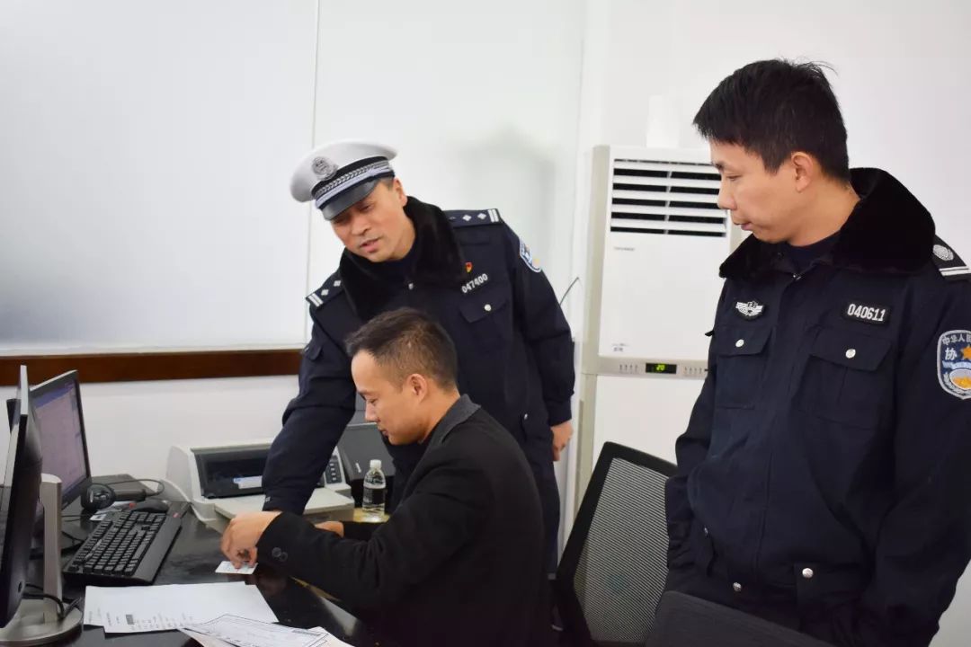 新奧門免費(fèi)資料大全在線查看,動態(tài)解讀分析_MUF47.559酷炫版