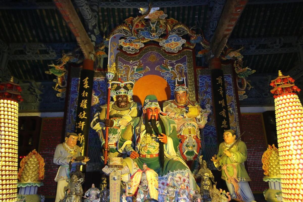 師尊人中講道最新,師尊人中講道最新，小巷深處的特色小店探秘