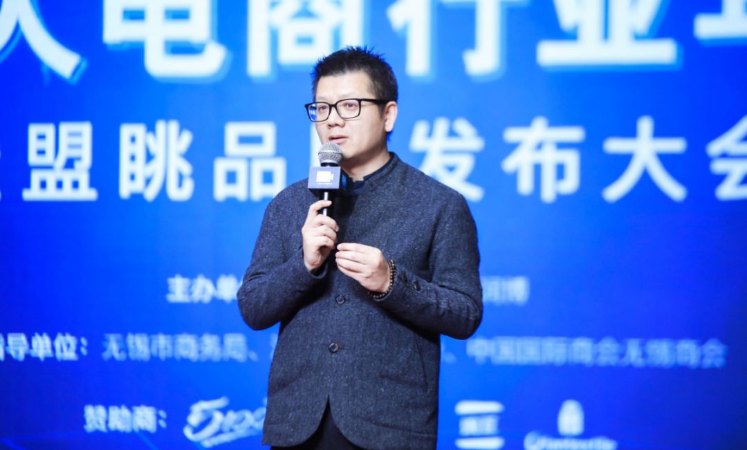 方凱雷最新,方凱雷最新動(dòng)態(tài)，探索科技前沿，引領(lǐng)行業(yè)創(chuàng)新