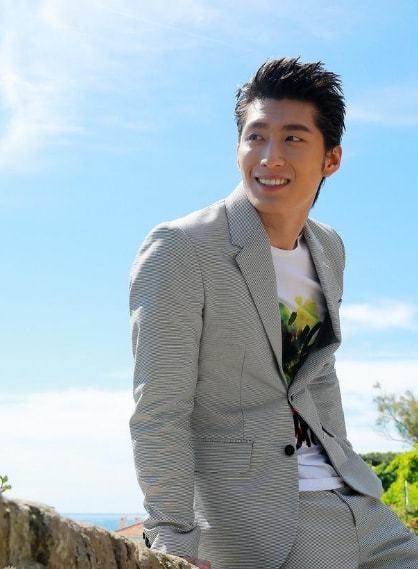 揭秘演員張博背后的神秘愛情故事，與妻子的娛樂圈愛情故事曝光