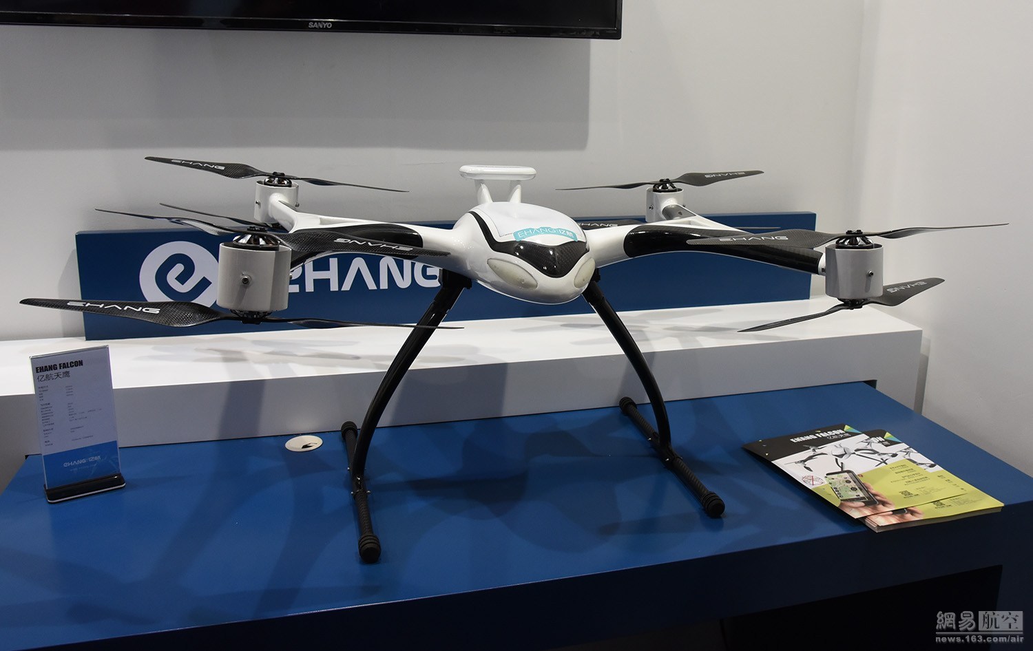 無人機(jī)表演價(jià)格揭秘，背景、發(fā)展及其在特定時(shí)代的地位影響