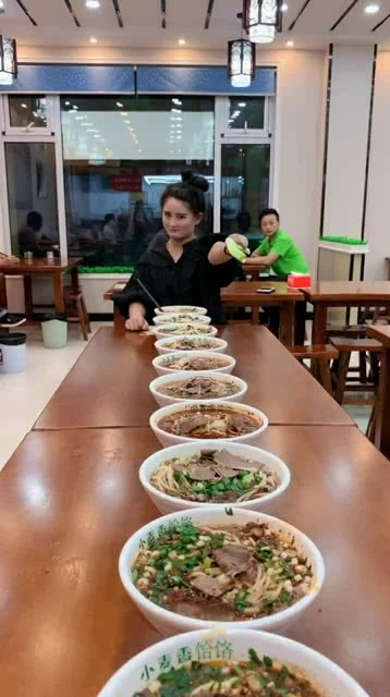 智能面食競技盛宴，全新科技引領(lǐng)吃面條比賽風(fēng)潮！