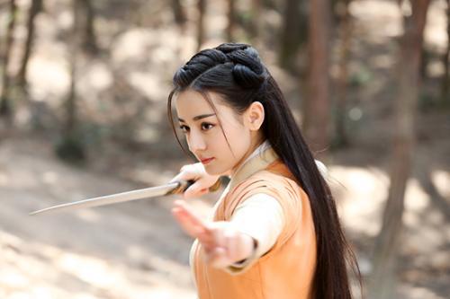 秦時(shí)明月新登場(chǎng)女俠角色——科技之光，生活之路的照亮者