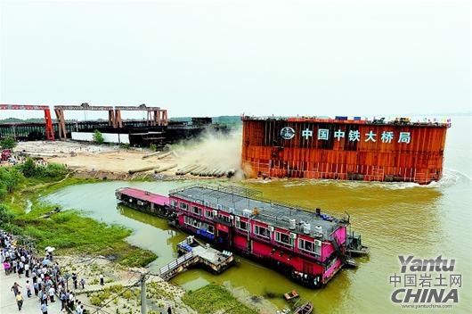 楊泗港長(zhǎng)江大橋最新動(dòng)態(tài)，全面指南與詳細(xì)步驟解讀