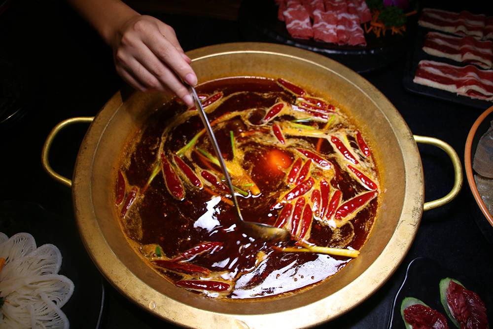 火鍋?zhàn)钚虏似?，味蕾冒險(xiǎn)之旅與自我成長(zhǎng)的啟示探索