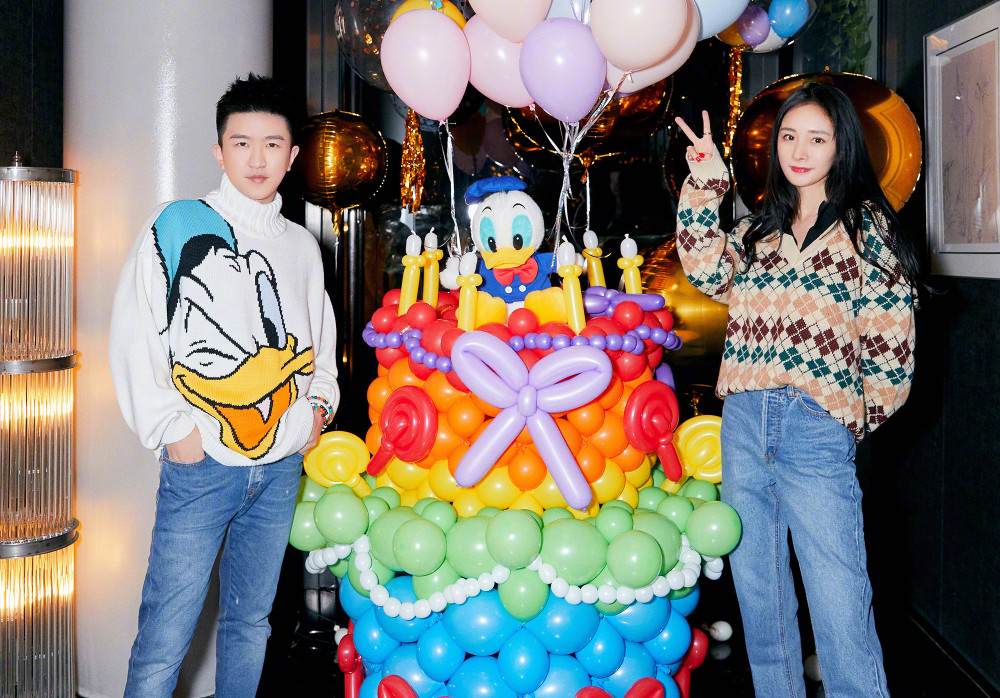 最新生日圖片分享，小巷深處的特色小店，生日探索之旅啟程！