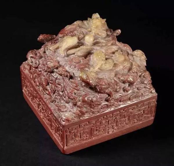 時代之光下的璀璨明珠，最新款寶雕亮相！